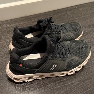 Mens On Cloudswift - black, size 9